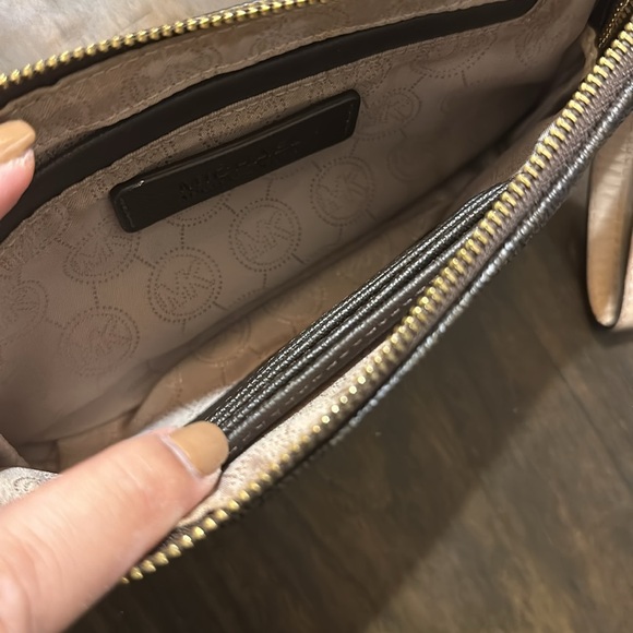 Michael Kors clutch - Picture 3 of 5